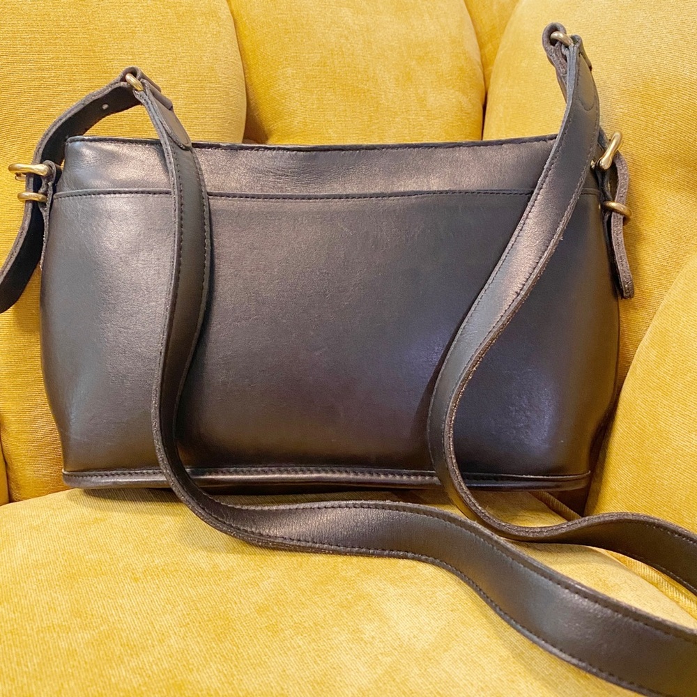 Vintage Coach Black All Leather Crossbody Shoulder Bag